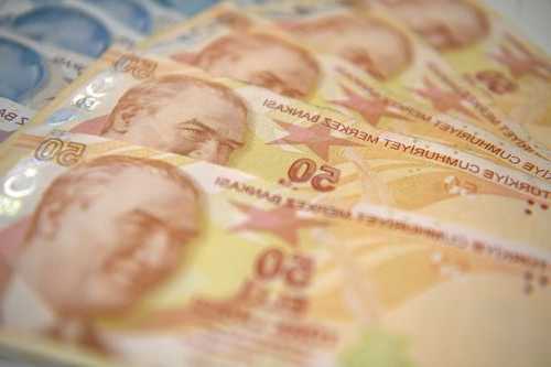 德意志银行分析师把日元比作土耳其里拉和阿根廷比索